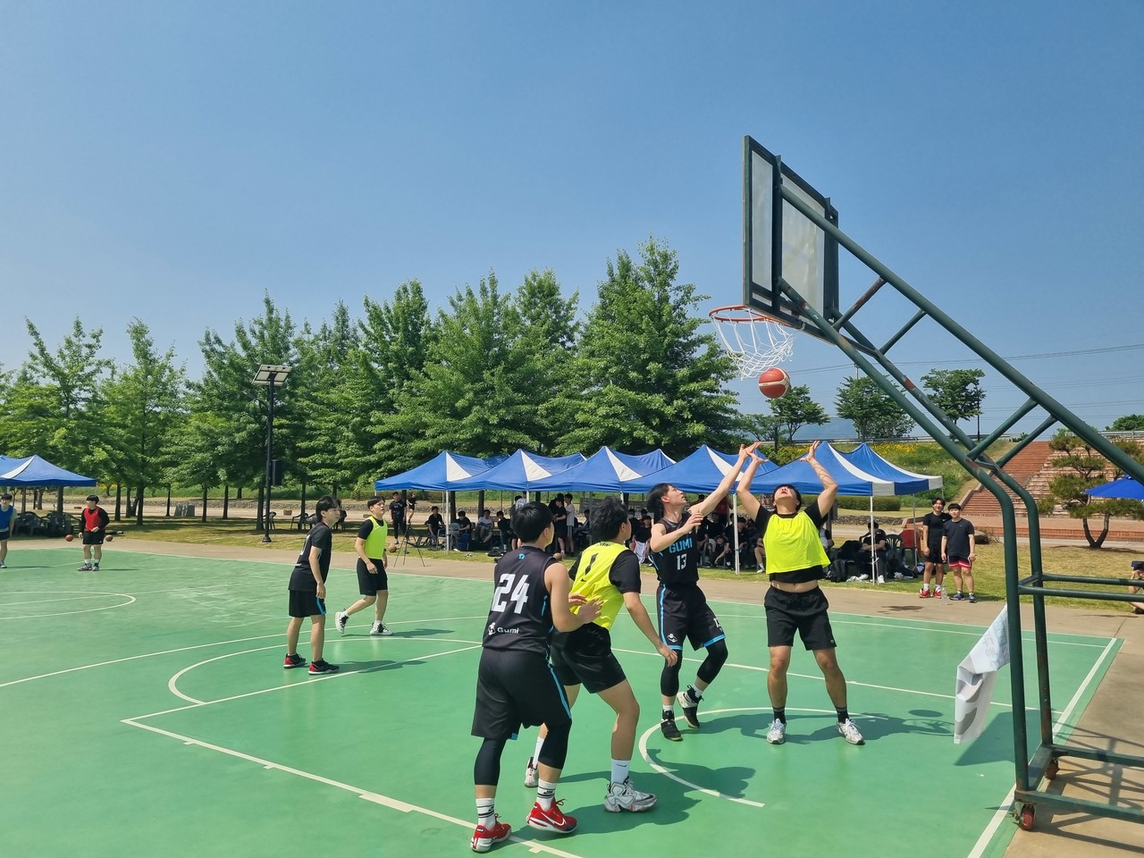 구미시는 5. 21(토) 오전 9시『통일염원 2022 구미배 전국 3on3 농구대회』를 낙동강체육공원 농구장에서 개최하였다.